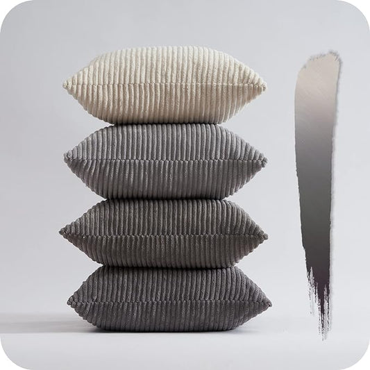 Decorative cushion including inner cushion