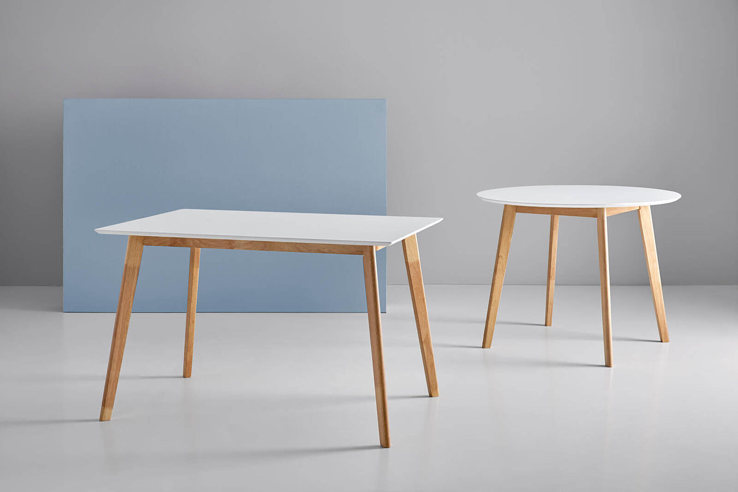 Marie dining table