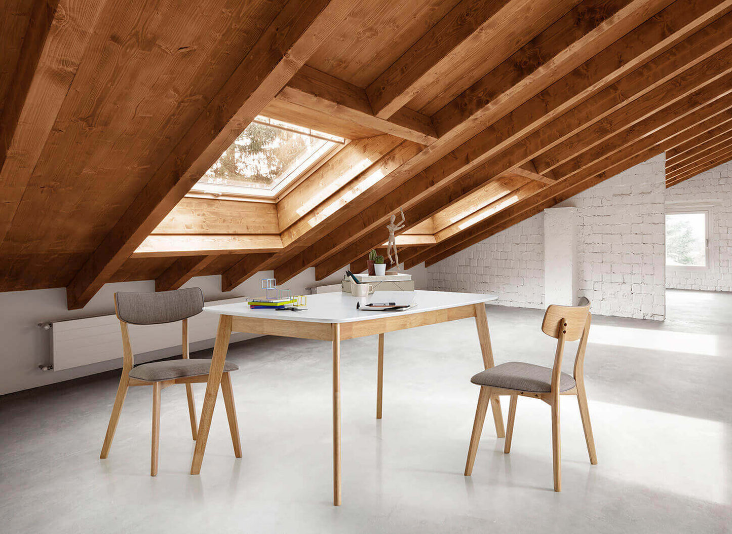 Enma extendable dining table