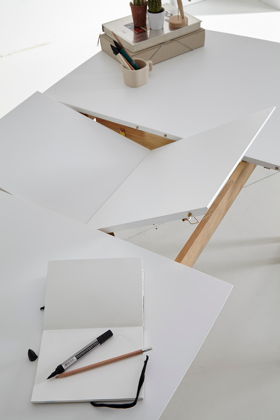 Kenna extendable dining table
