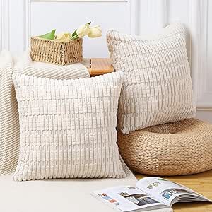Decorative cushion including inner cushion