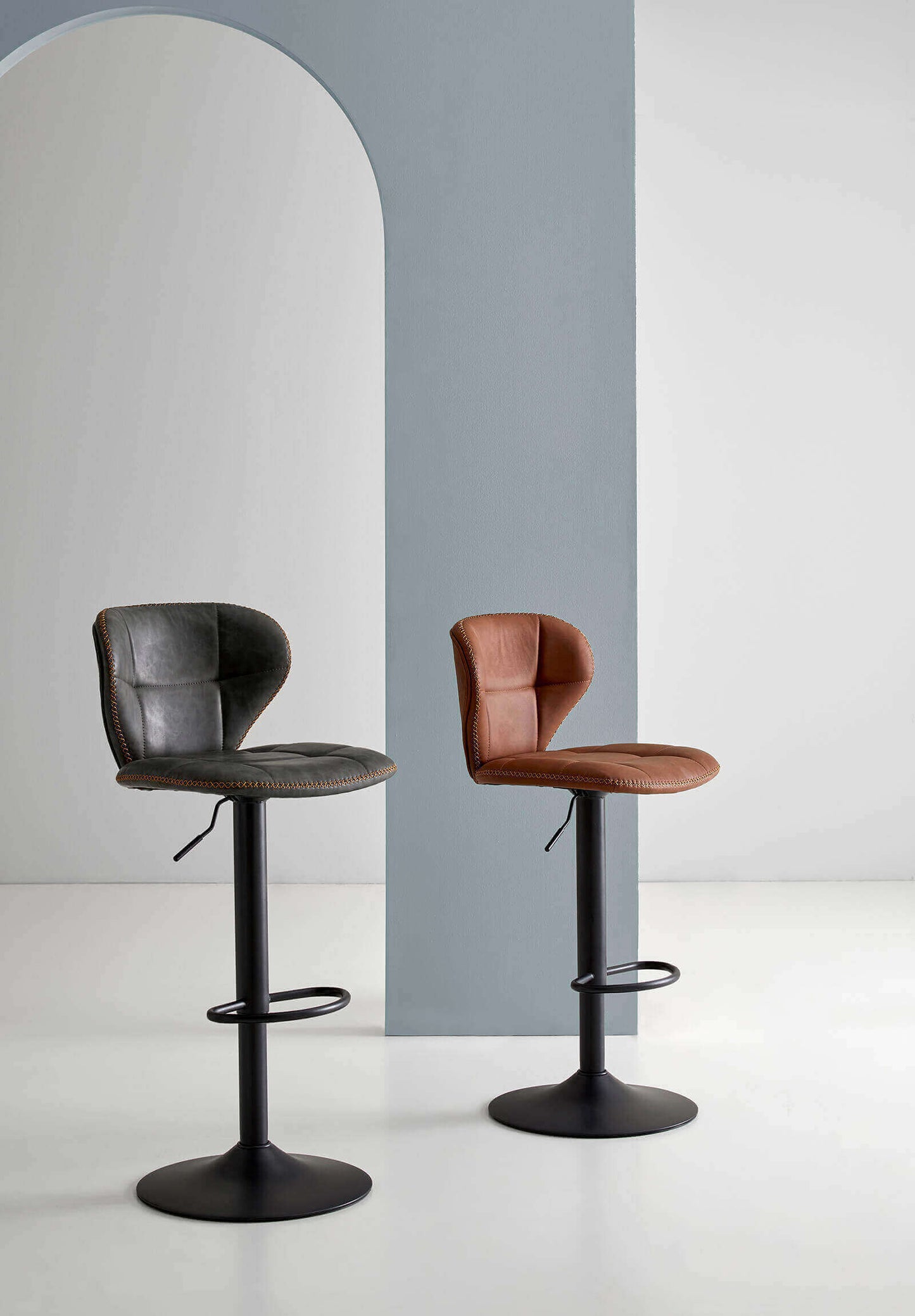 Piper bar stool