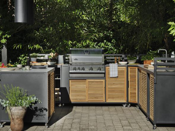 Outdoor kitchen