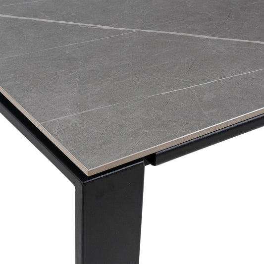 Janet dining table