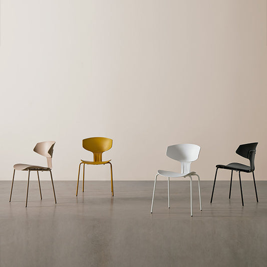 Silla de comedor limpia
