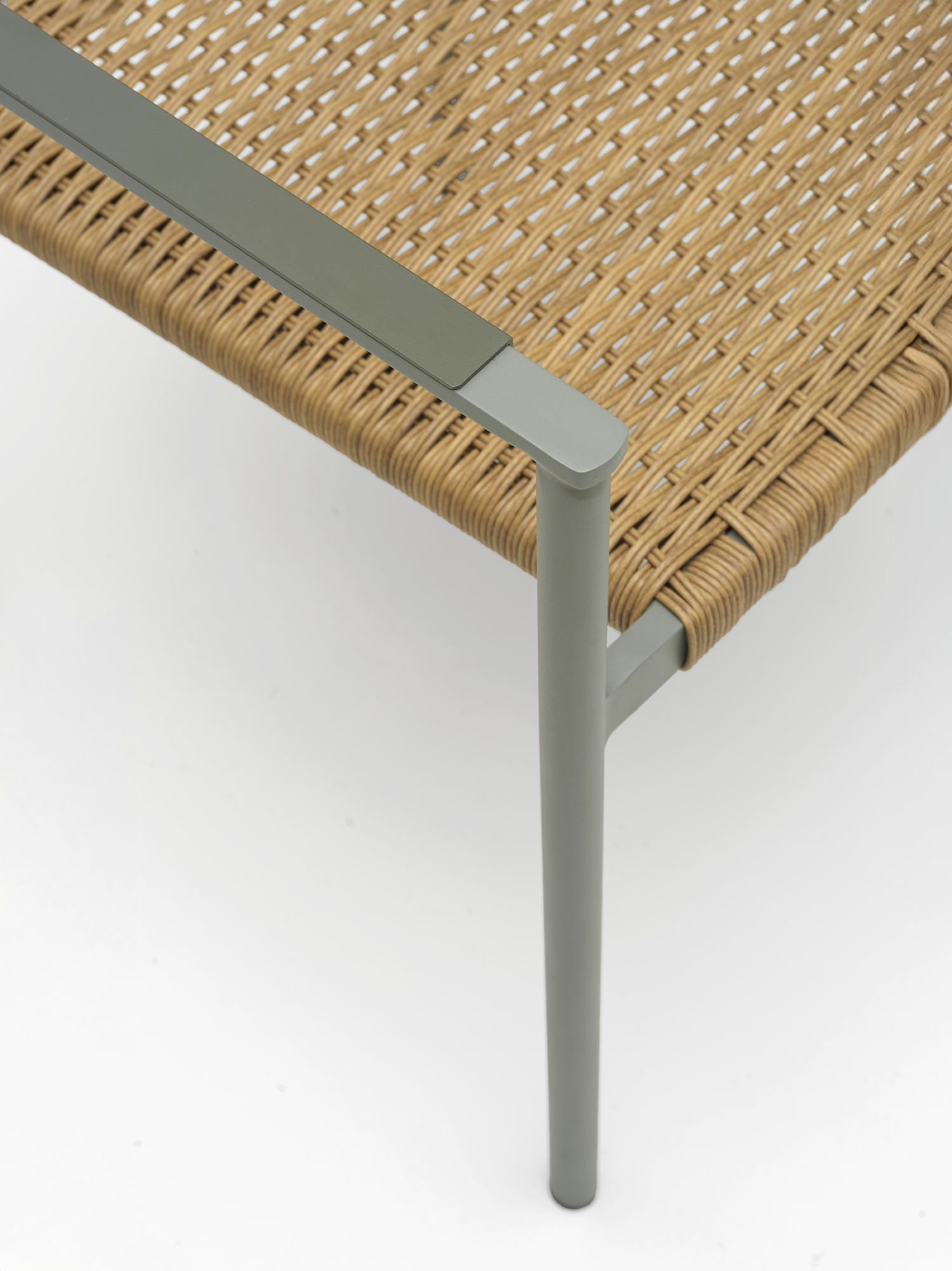 DK Matstol - Antracit/Natur, Dusty Green/Natur, Light Grey/Natur, Nordic Green/Natur - bild 5 [brafab-src:https://www.brafab.se/storage/48938E42C13AFE7E628C6B4362FD14B64BB71A3000C8014CE1CE744261D336AB/78ba1fcd560049e694f5a1fc6172d89d/png/media/2849cb60cbad44c09e1272097965b9a9/2471-32%20DK%20Chair%20w%20armrest%20-%20Dusty%20Green%2C%20detail.png]