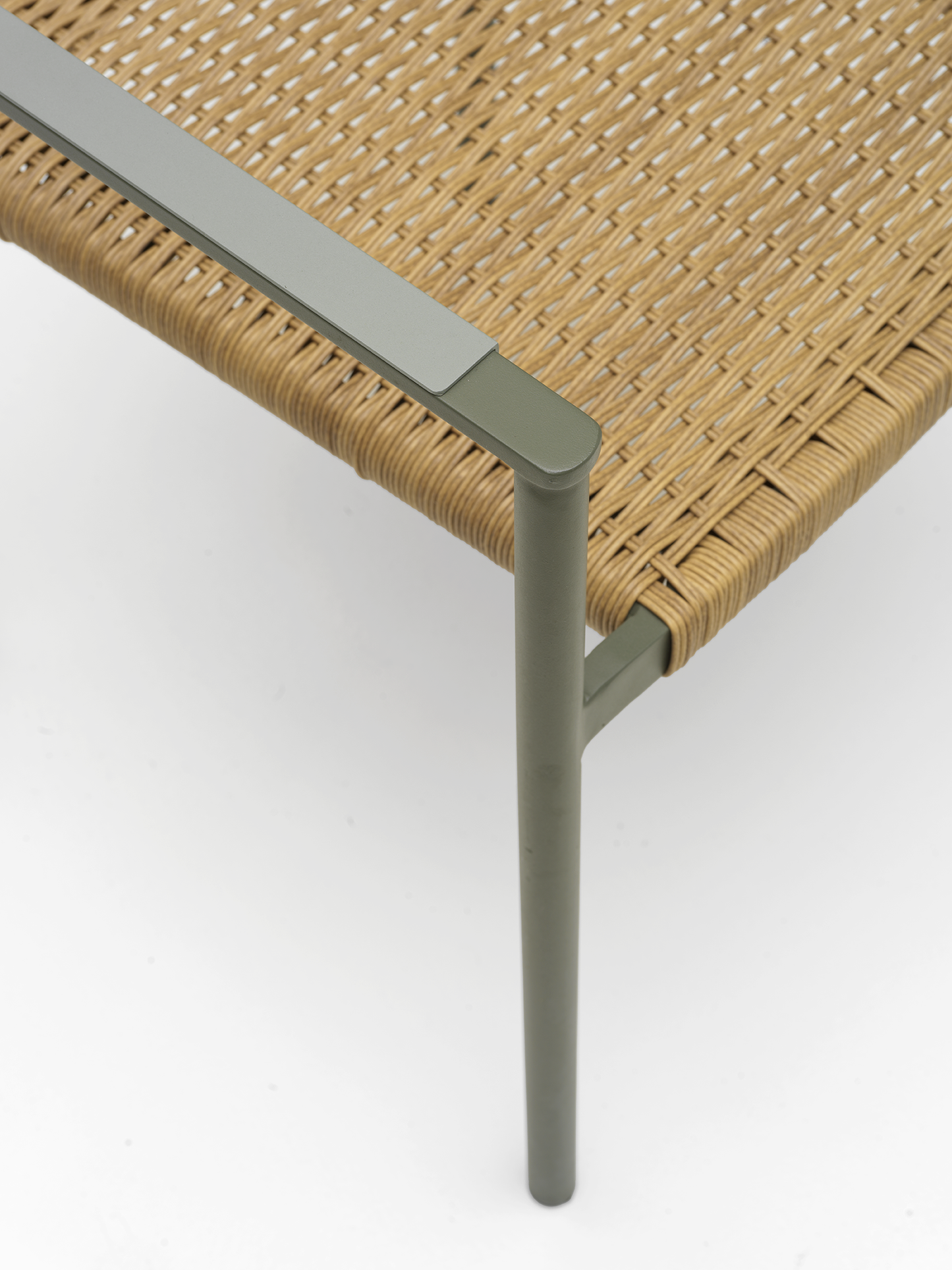 DK Matstol - Antracit/Natur, Dusty Green/Natur, Light Grey/Natur, Nordic Green/Natur - bild 15 [brafab-src:https://www.brafab.se/storage/6EDCAB753E70635574E801EB5DEA41FB345E1A4EF8EB68421E5E833215EC213C/feb7a9c0bcf64f00b7ac3d889f6b38fd/png/media/48d6da00b8114f27829966dbf1435ced/2471-34%20DK%20Chair%20w%20armrest%20-%20Nordic%20Green%2C%20detail.png]