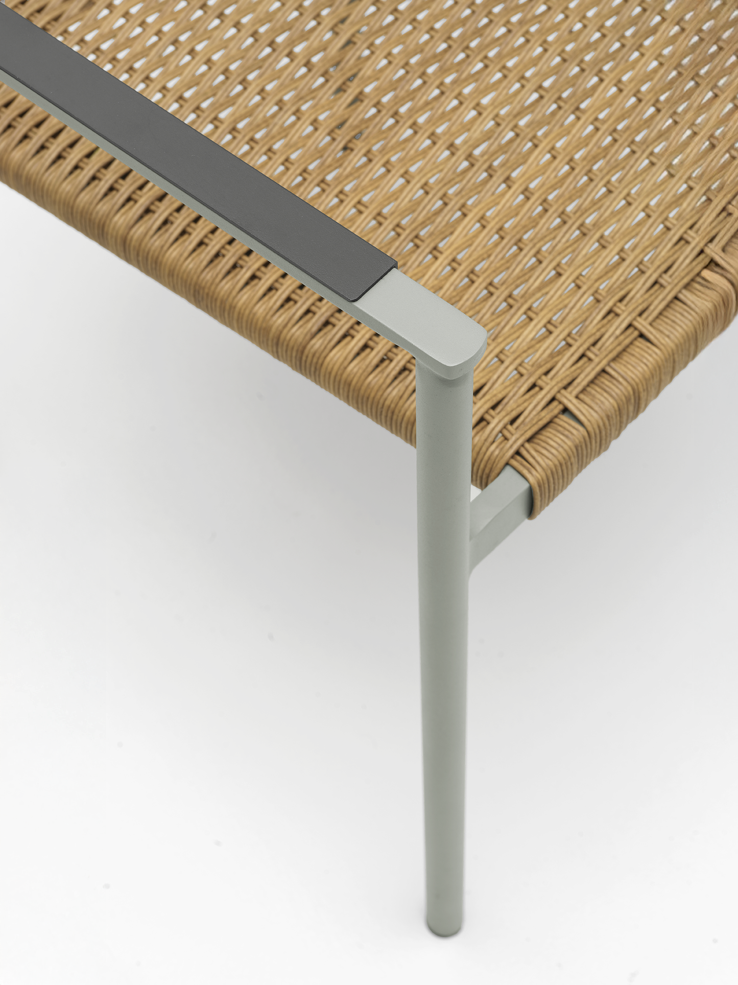DK Matstol - Antracit/Natur, Dusty Green/Natur, Light Grey/Natur, Nordic Green/Natur - bild 21 [brafab-src:https://www.brafab.se/storage/88957CA95B2F14A3F351D70599BB98F069BCF080D6F5CBE2E265725CEBEB7AF6/f74fbc34e72443da9f8993606325ed02/png/media/6b02517e16994a4eb44cdbd6c1eda226/2471-71%20DK%20Chair%20w%20armrest%20-%20Light%20Grey%2C%20detail.png]