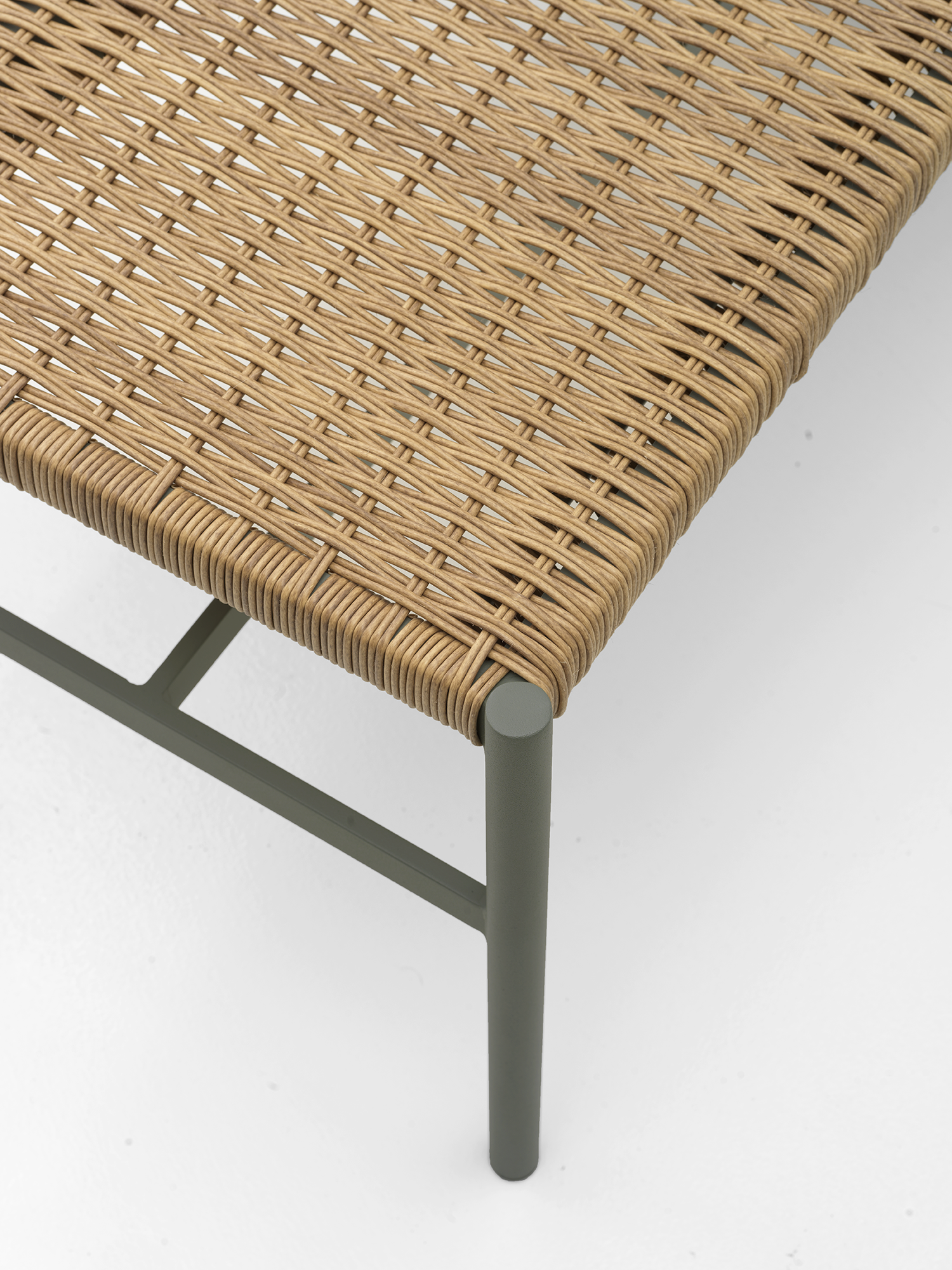 DK Bänk - Antracit/Natur, Dusty Green/Natur, Light Grey/Natur, Nordic Green/Natur - bild 6 [brafab-src:https://www.brafab.se/storage/25FB60D2DF87D24DF110C2AD0F3307061AA03E8BA91C8AABA73772FC6F6AA8DF/d1fa9df5c4d74948aeee1ac5d6bbfa4b/png/media/1b0b544606d441d89a8c16b74c2116e7/2503-34%20DK%20Bench%20-%20Nordic%20Green%2C%20detail.png]