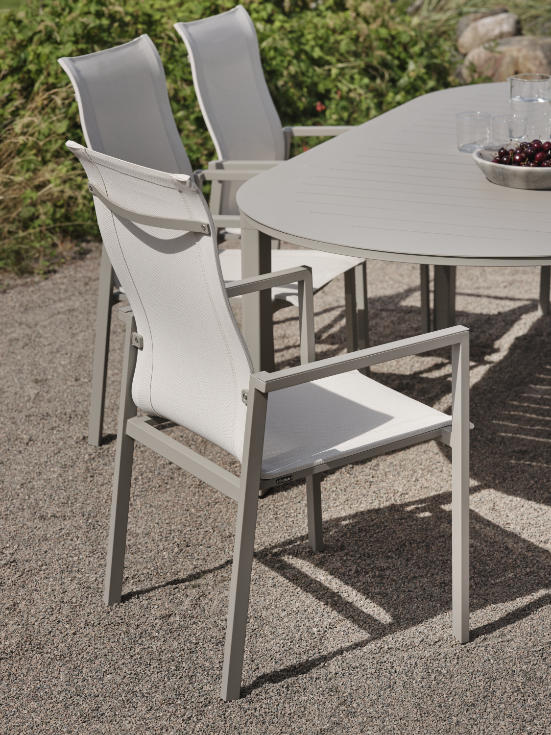 Comfy Karmstol - Khaki/Off-white, Light Grey/Off-White, Svart/svart - bild 5 [brafab-src:https://www.brafab.se/storage/86D49E3F9CDFBAB30D863FBF7ACD4D364533A12F09B9AA8B3BC62995D6B33E2C/15cc7a74f0f84786b59a76180795873d/png/media/4caaaa79f86a43eeab991b8d0ab6ad0d/94161%2094161.png]