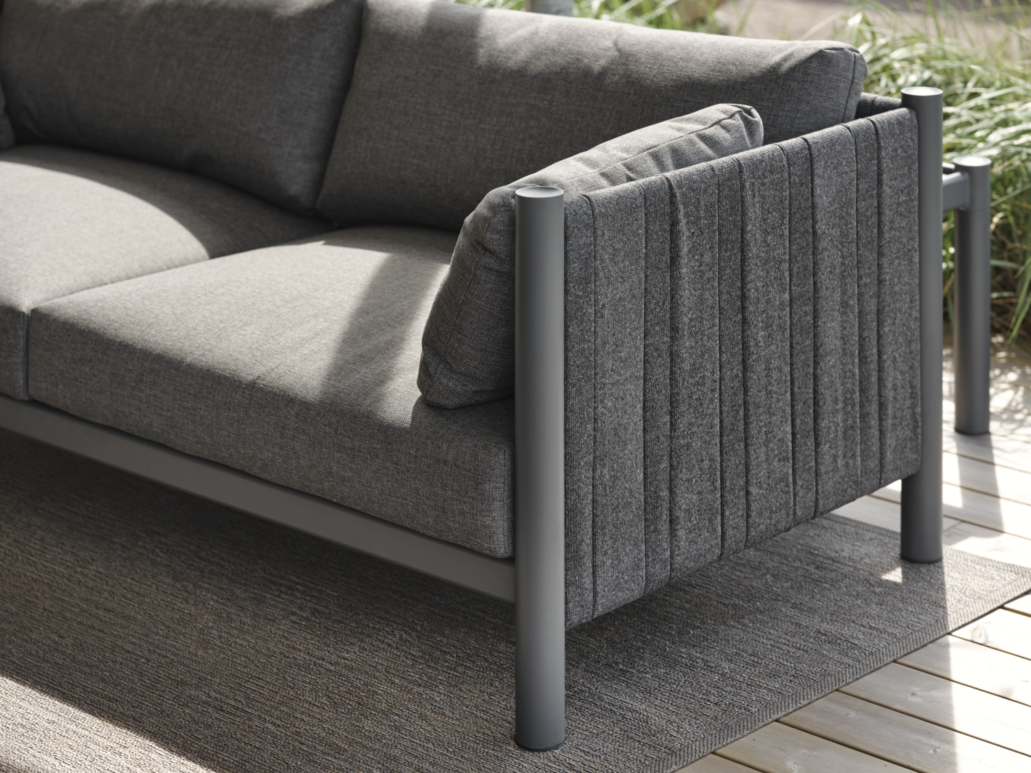 Brad 2,5-sits Soffa - Antracit/Charcoal Grey, Nordic Green/Charcoal Grey - bild 17 [brafab-src:https://www.brafab.se/storage/752CF55BEDF15BE9B270A9C628E5B1BA9B8637876D9857A1D92EAACCAA66B10E/21208761b15e4adc8ce33d72466b521e/png/media/94a9eb13be7f46d6b3705685e9edffe0/94200%2094200.png]
