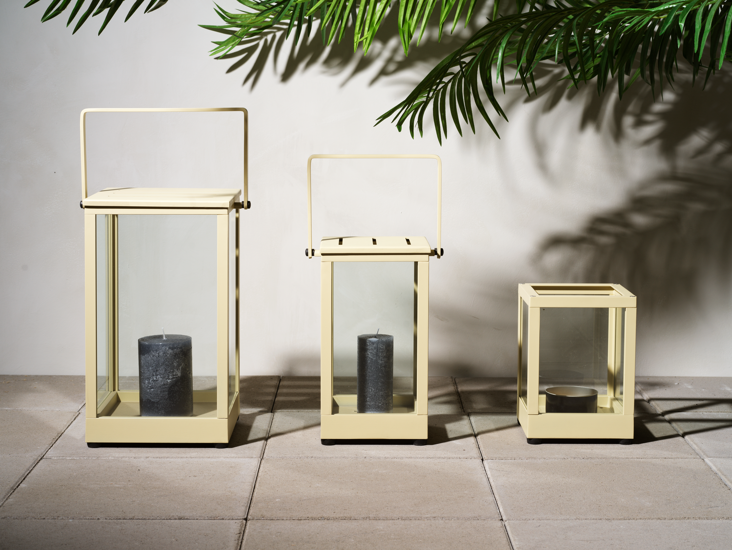 Belfort Ljuslykta - Antracit, Khaki, Lemon, Light Grey, Nordic Green, Svart - bild 27 [brafab-src:https://www.brafab.se/storage/A0D9DBEA32B0EA5E12F74C8E7F83D66B4BABE91882CB84F02DC1B84D4972F294/c288bd7ec022467d9fa9efce7f882f60/png/media/3ffa0b6385664ac8b37138f7d4f6d62b/Belfort%20lantern%20candle%20holder.png]