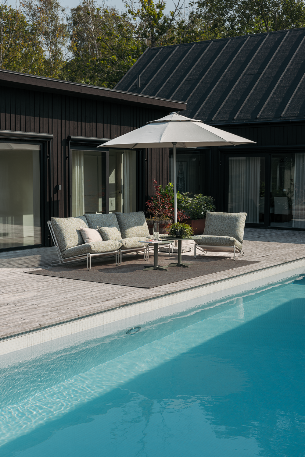 Blixt Loungefåtölj - Light Grey/Teddy Verde, Pearl White/Teddy Orange, Svart/Cley beige, Svart/Sky Grey, Svart/Teddy Ant - bild 14 [brafab-src:https://www.brafab.se/storage/79B6428CFEF12EABA45AC83DE3B9078AABBAED3533E7CB5596B5A18C4CA823C7/9b23cdd797a642f69a41b1cd388c6aeb/png/media/545c542fa5244836aede96f37541e29f/Blixt%20Light%20Grey%20Teddy%20Verde%20Abriola%20Mill.png]