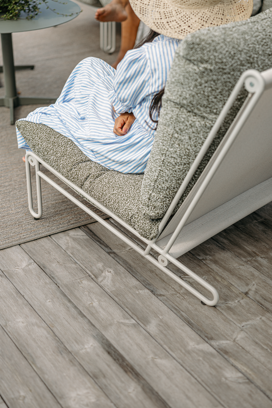 Blixt Loungefåtölj - Light Grey/Teddy Verde, Pearl White/Teddy Orange, Svart/Cley beige, Svart/Sky Grey, Svart/Teddy Ant - bild 19 [brafab-src:https://www.brafab.se/storage/976B70C9E476941649F0EEE8D8677C989232F0CA556176797BB6FDB192C90D57/85e8dd4560194cd28c78f402aa6be5d9/png/media/05ead32a3e544086ac591ac79667804f/Blixt%20Light%20Grey%20Teddy%20Verde_4.png]