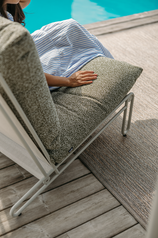 Blixt Loungefåtölj - Light Grey/Teddy Verde, Pearl White/Teddy Orange, Svart/Cley beige, Svart/Sky Grey, Svart/Teddy Ant - bild 20 [brafab-src:https://www.brafab.se/storage/458A2EB40BD2AF57C521A002C4DD2C47F74C6B781FAA48AD6FD2EB312CE6FE7E/62064984eb8644d082ddd679c7c86850/png/media/ab70fa546db349ec9d33a12b0de0045f/Blixt%20Light%20Grey%20Teddy%20Verde_5.png]