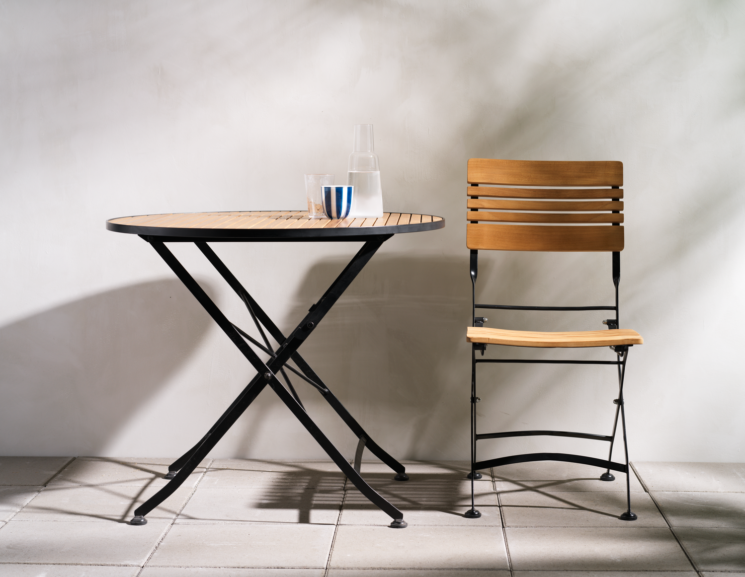 Brewer Matbord - Svart/teak - bild 3 [brafab-src:https://www.brafab.se/storage/9B457698A21291DC99BB5C6BD14760CAB61EA54AE0EC4BA68432A4BDC205232F/18e9328b54764251a5d72811c3ff7e0d/png/media/676135cb45aa4e0696cc9bbcbb8daacc/Brewer.png]