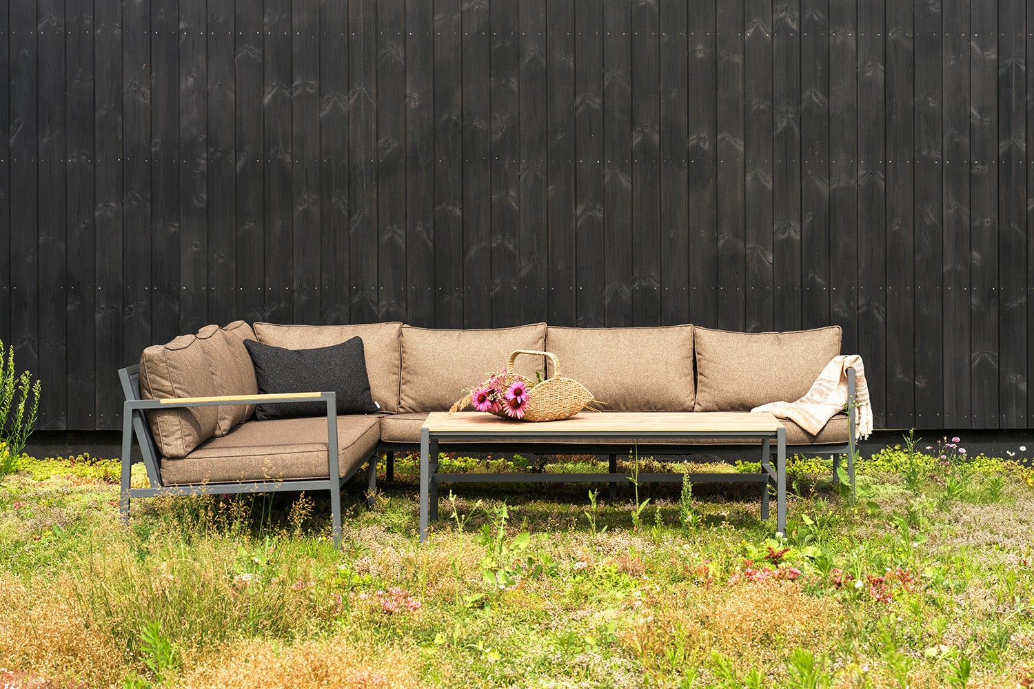 Cap Soffgrupp - Antracit/Brun, Light Grey/Grå - bild 13 [brafab-src:https://www.brafab.se/storage/3445736839B05D341D42EDAE4ABF10C0E512B4779C5E403BA9019915AA98ABDB/bb0972122f43412483ffcf933017f554/jpg/media/e211c5ad55204b9f98d4552d0f51cf01/CAP%20Sofa%20Anthracite.jpg]