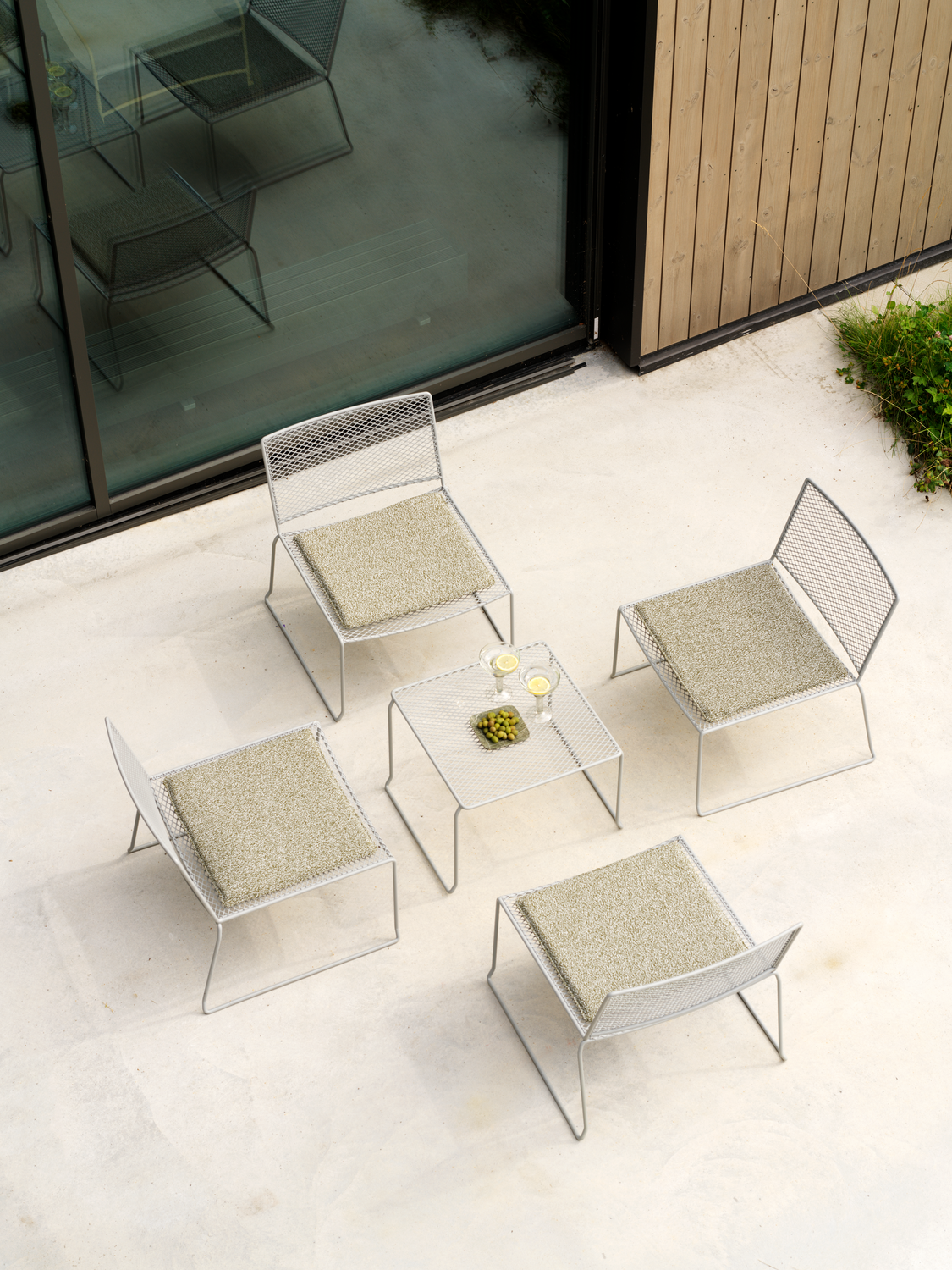 Haru Loungefåtölj - Dusty Green, Pearl white, Slate Grey - bild 7 [brafab-src:https://www.brafab.se/storage/111D4297D690BCC37FEA3E5ECDAB9E11458F08A8AAACFD551D962D6EAFCC4287/e5ce723af0b44126b23cfcf665b0ddee/png/media/07911111ebb94cfdb0e002f4fbc5a1b6/Haru%20Lounge_3.png]