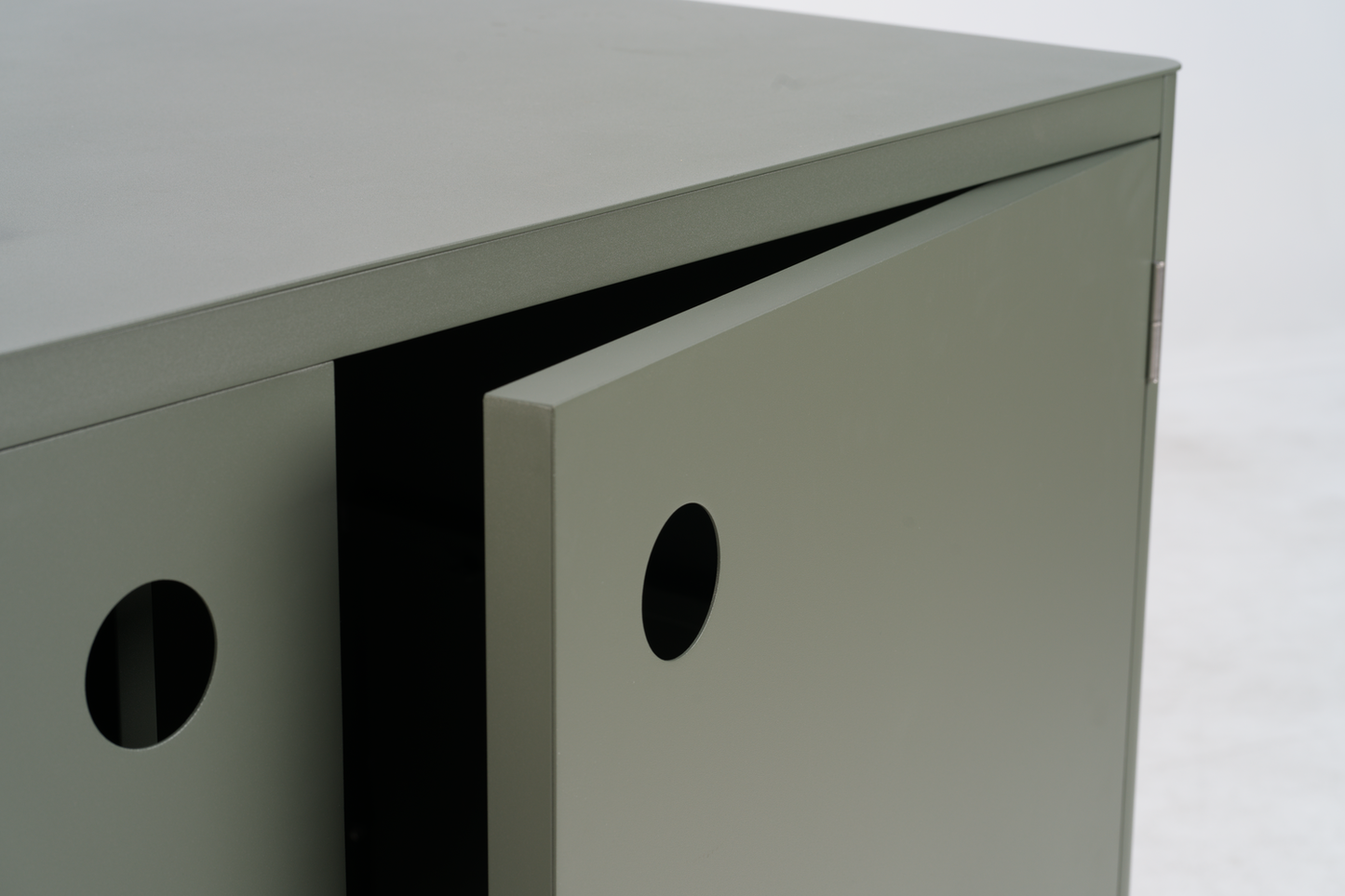 Kelia Utekök - Antracit, Nordic Green, Zin Red - bild 24 [brafab-src:https://www.brafab.se/storage/08878C65C0E25C14CD194CC7265AD174929D4A04BCE6A3EBAF353B3466776CD5/64ca13a238bc46a58f093b58160432b3/png/media/7bf967ca78b342f1863f997a473e8ad1/Kelia%204903-34_2.png]