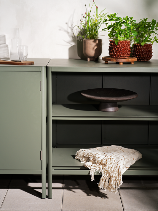 Kelia Utekök - Antracit, Nordic Green, Zin Red - bild 15 [brafab-src:https://www.brafab.se/storage/BA121D03E20C0711CB1B698BFA6EE64A1E1EAF32210A37A0251F3143FD0514D1/b2f6d311346f4855ae54e1b5f4bcaa0c/png/media/b8518249937d4dba87b5446416bec637/Kelia%20Outdoor%20kitchen%20Nordic%20Green_1.png]