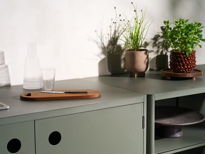 Kelia Utekök - Antracit, Nordic Green, Zin Red - bild 16 [brafab-src:https://www.brafab.se/storage/65649E684FB15B32878E70B4F41037A8819DA96DF7D7C72E7ED90D22634115F5/75adfec089de4a4f96277c1591808529/png/media/b08e3afa4ded492e8783bd9edee2c17f/Kelia%20outdoor%20kitchen%20Nordic%20green_2.png]