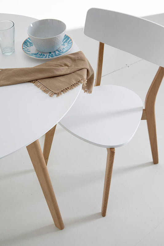 Monna dining table