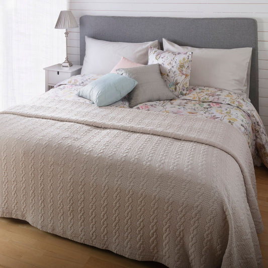 Moa bedspread