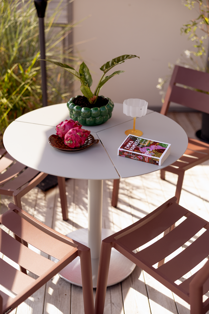 Peace Cafébord - Antracit, Light Grey, Nordic Green, Zin Red - bild 8 [brafab-src:https://www.brafab.se/storage/4B67A1E43FEDFE42885635E57A821031380F728B5F9B38BA2EFCA64EF9FD9B3F/38d33cb3e65e4dccb5213ccd6723b397/png/media/ff258845fd8e42209b7588ab85b76b4d/Peace%20Delia.png]