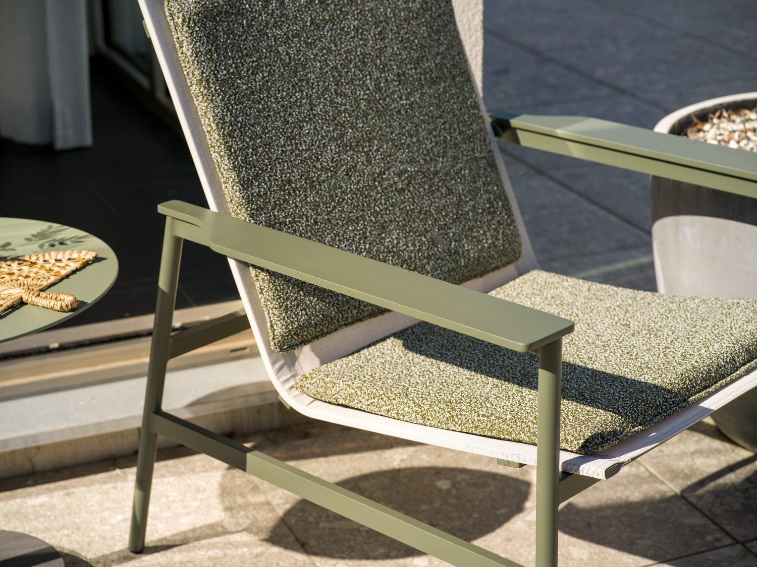 Soro Loungefåtölj - Antracit/Teddy Black, Khaki/Teddy Beige, Nordic Green/Teddy Verde, Svart/Teddy Ant - bild 11 [brafab-src:https://www.brafab.se/storage/4440CE43C289A2E0692B59986B603135B64157788B66E940E6B724DA4922248B/81e724e3c8b84894adf853879caac2cb/png/media/19df7760f2b1449594d4e776427da761/Soro%20Nordic%20Green%20Teddy%20Verde.png]